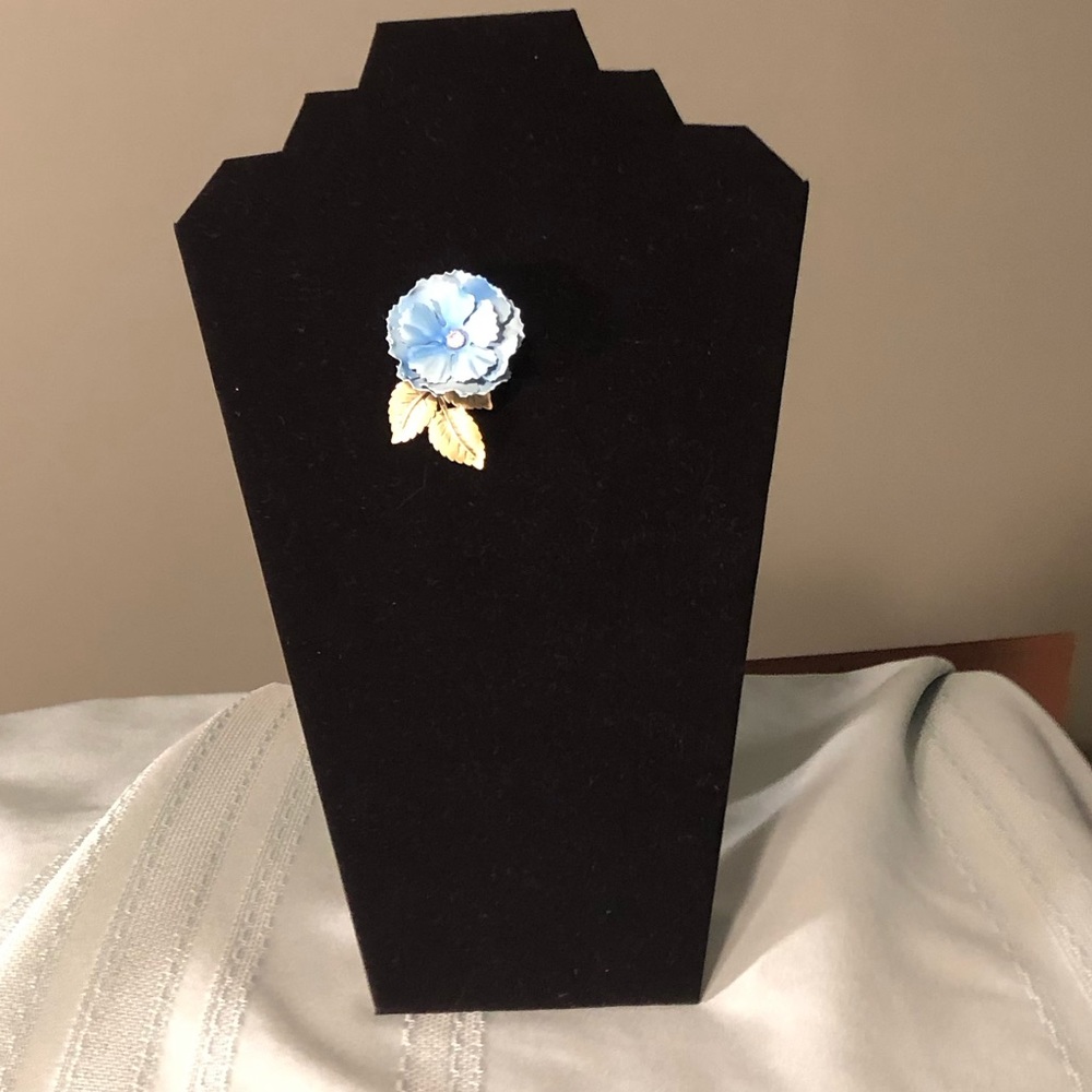 Vintage 50’s Lisner Flowet Flower Brooch
